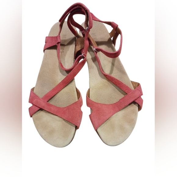 Benvado Suede Sandal Tan/Red Strappy Size 7 - Picture 3 of 6
